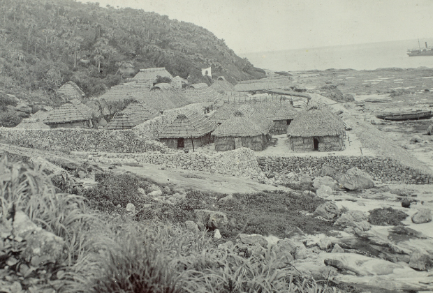 魚釣島カツオ節工場全景（1908年）